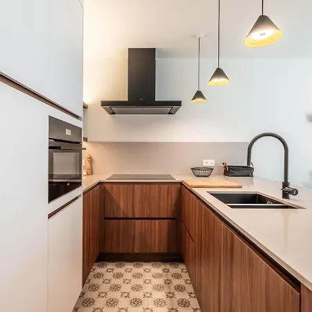 Debaak Ii 302 Modern In A Location *