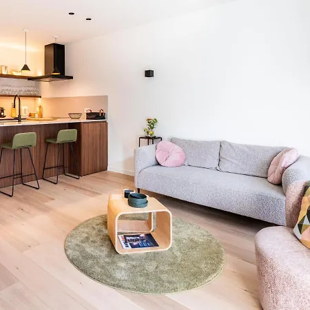 Debaak Ii 302 Modern In A Location *